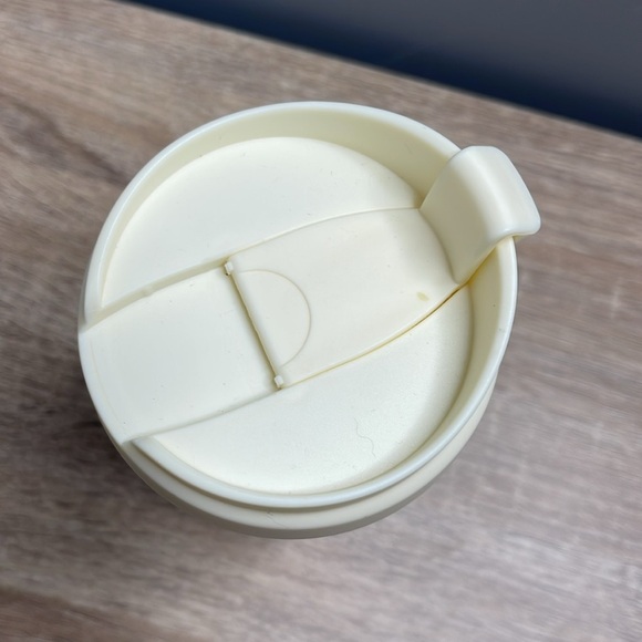 Kate Spade Thermal Travel Mug Gold Cream Basket Weave Pattern 16oz PBA Free - Picture 3 of 8